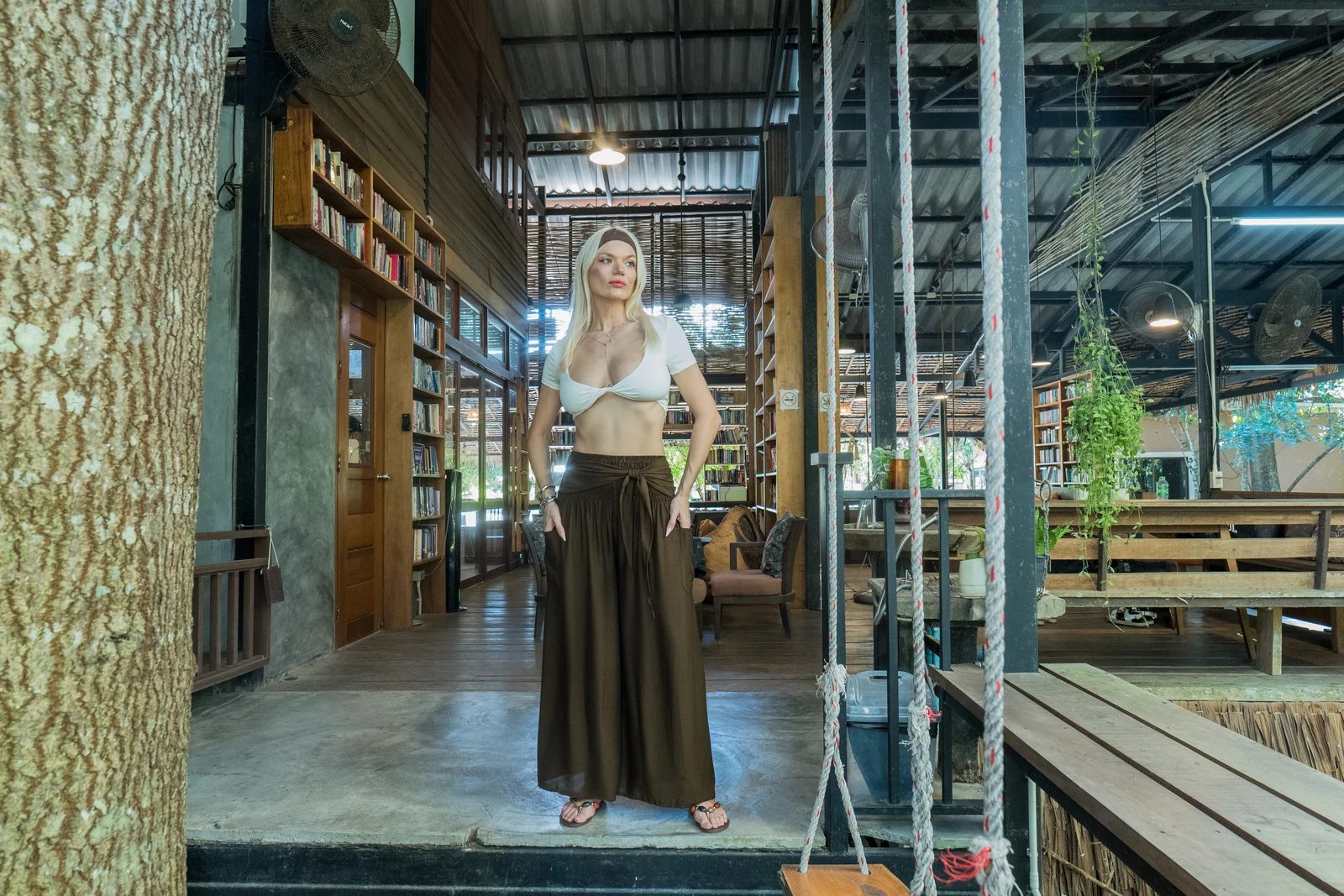 Wide Leg Pants in Brown